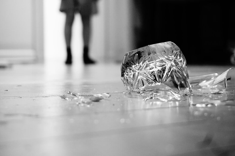 Zerbrochenes Glas Kaution